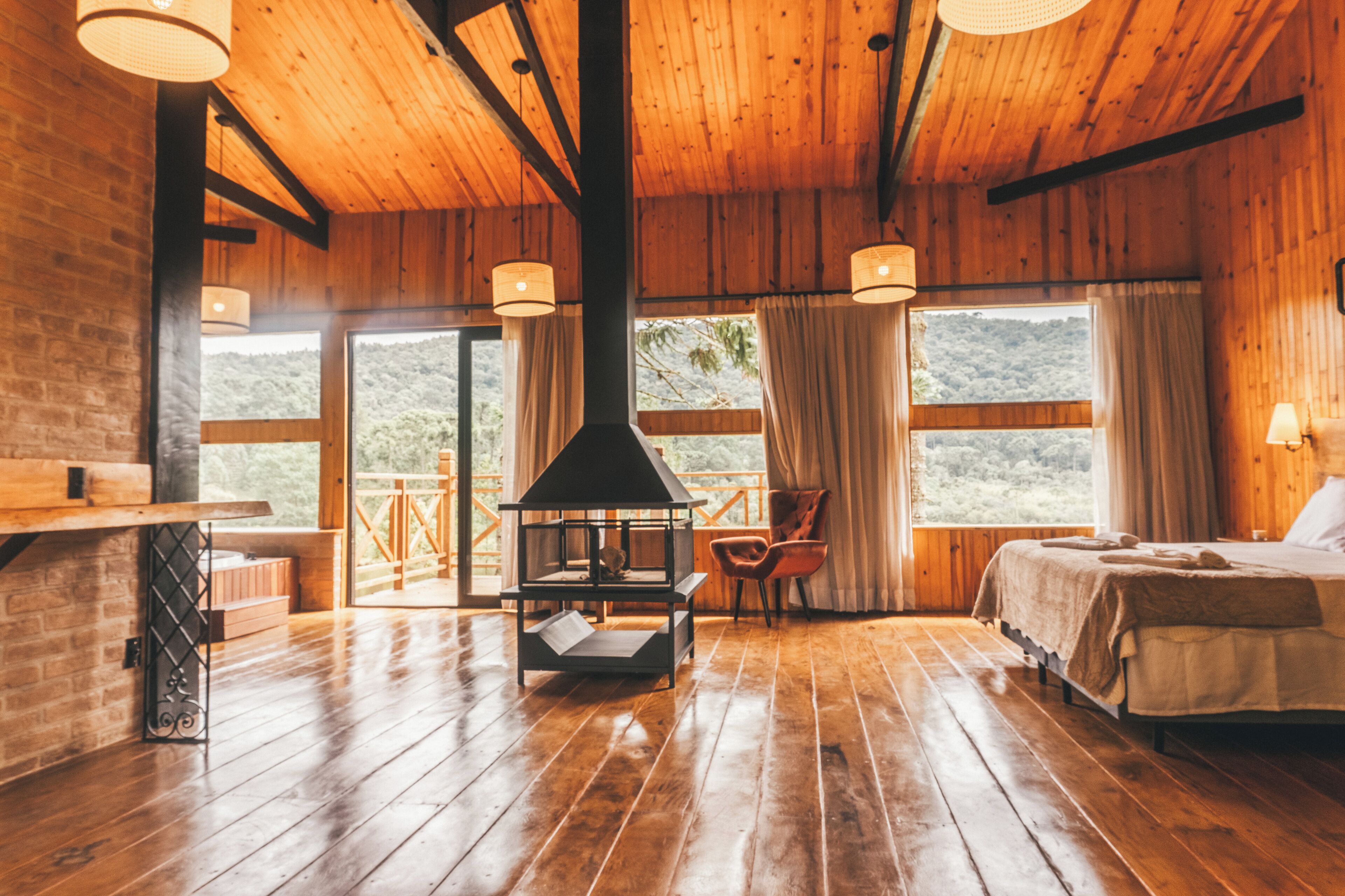 CHALET 6 PAIOL WITH HYDRO - LAKE VIEW | Down comforters, soundproofing, free WiFi, bed sheets