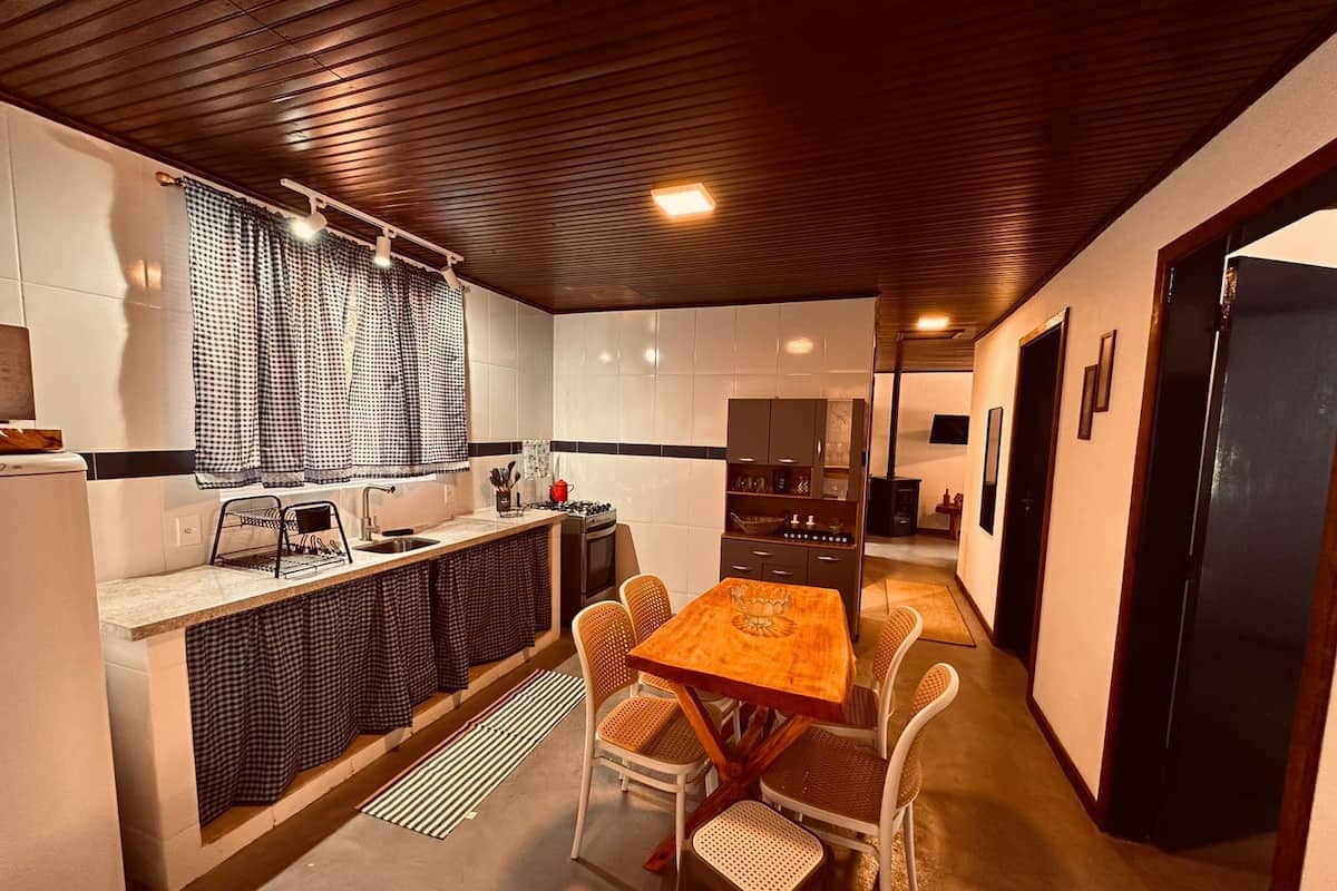 Casa de campo familiar, 3 habitaciones, cocina, vista a la montaña | Cocina privada