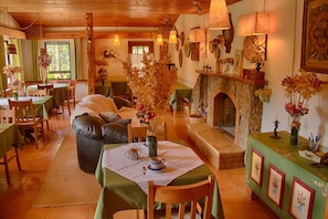 Restaurant - Estalagem Tronador (Camanducaia)