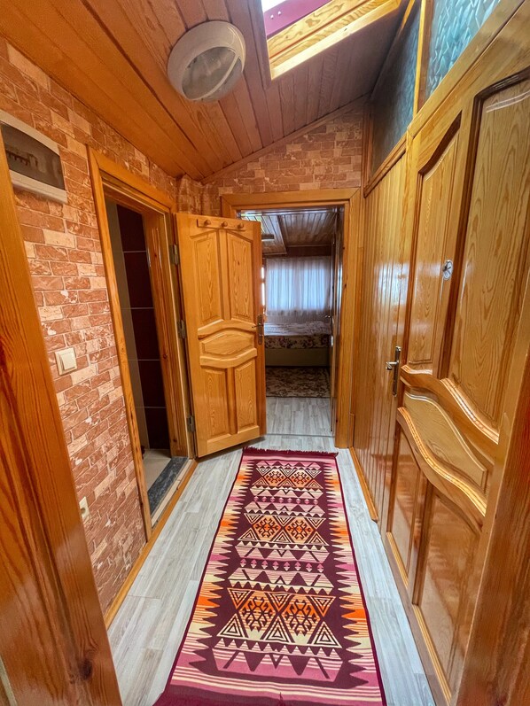 Superior-Apartment, Bergblick | 1 Schlafzimmer, Minibar, Schreibtisch, laptopgeeigneter Arbeitsplatz