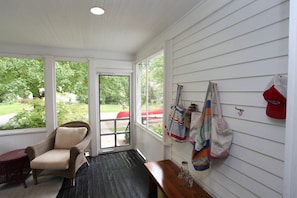 Interior - This one-of-a-kind two-story home offers a gourmet kitchen with a five-burner (Saugatuck)