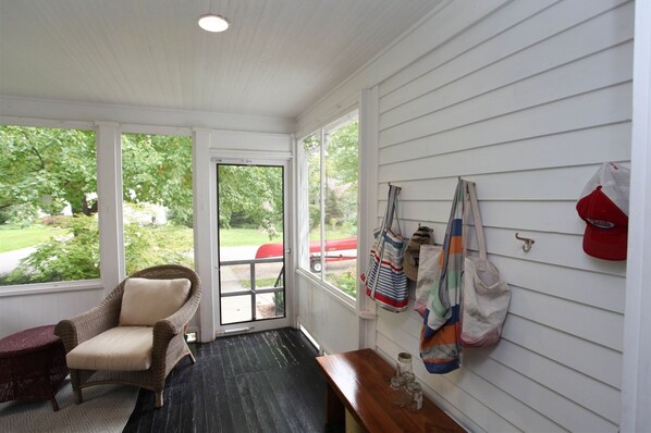 Interior - Charming 4 Bedroom Farmhouse in Saugatuck, perfect for a family getaway! (Saugatuck)
