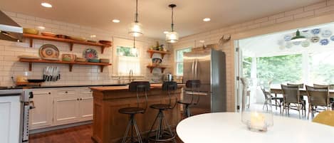 雪櫃、微波爐、焗爐、爐具