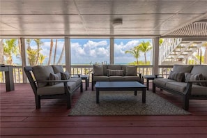 Living area - 219 - Latitude Adjustment (Captiva)