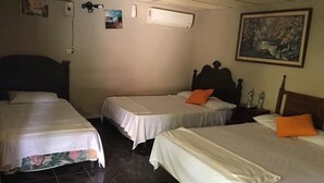 Room - Hotel Cucolindo Surf (El Cuco)