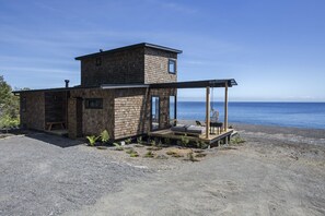 Cabana luxo, 3 quartos, de frente para a praia | Roupas de cama premium, edredons de pluma, cofres nos quartos