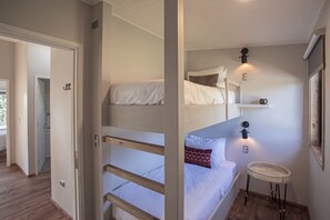 Deluxe Cabin, 3 Bedrooms, Lake View