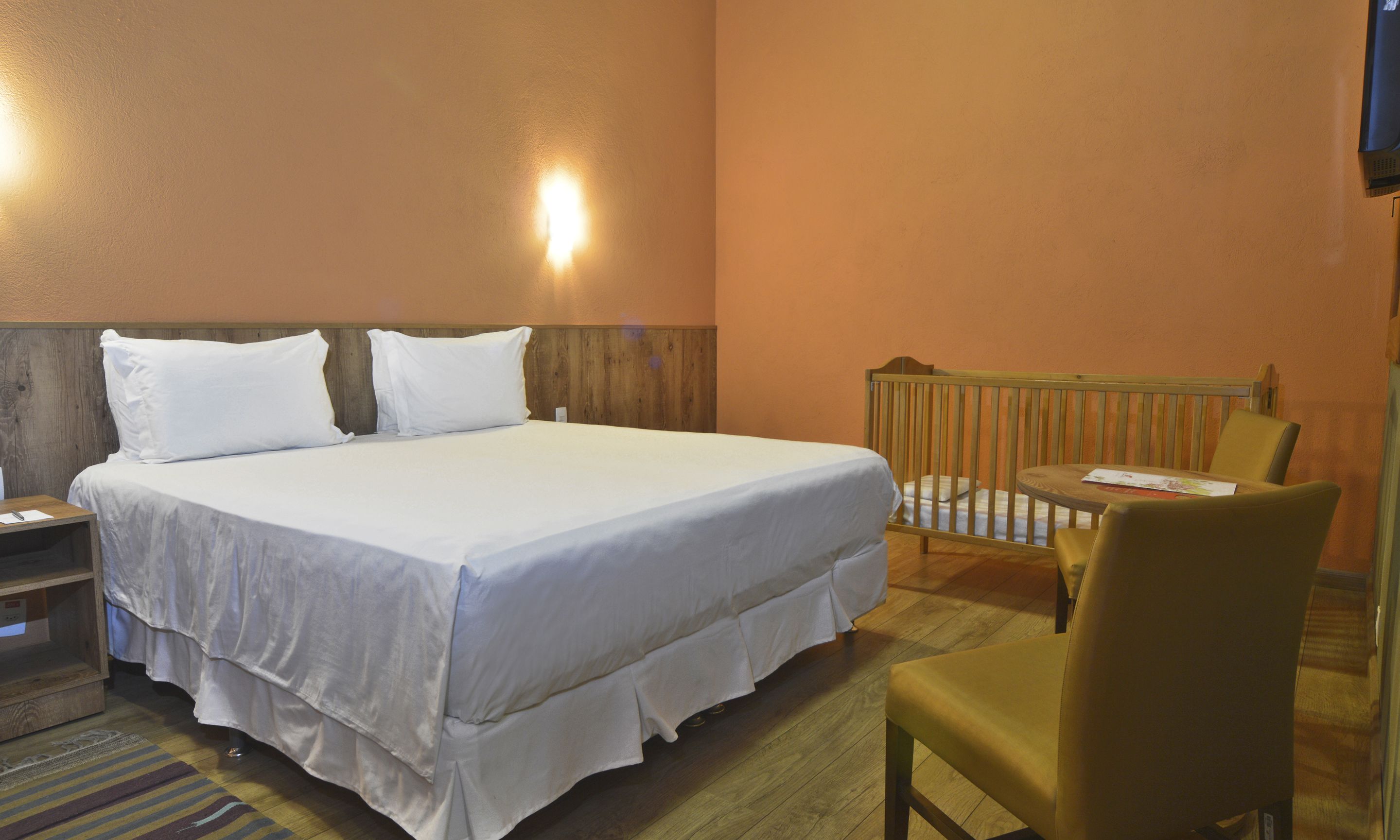 deluxe room | minibar, in-room safe, blackout curtains, free wifi