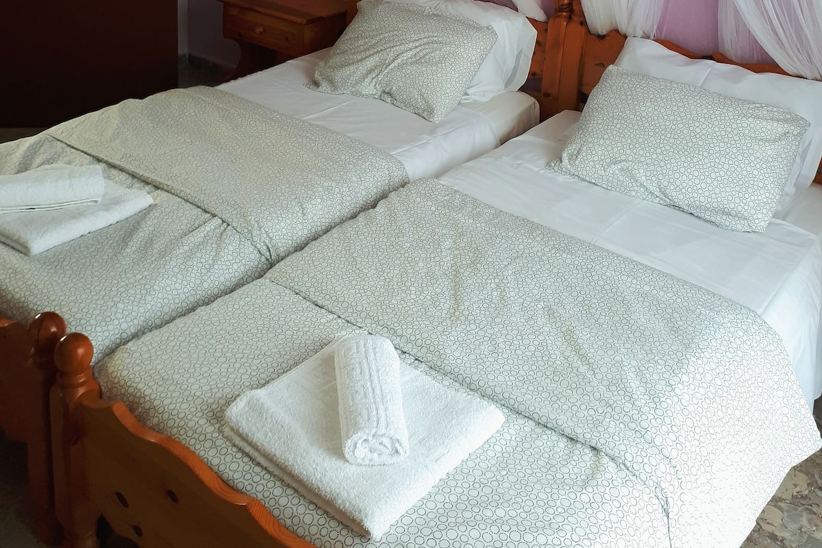 Iron/ironing board, free WiFi