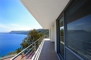 Villa | Balcony