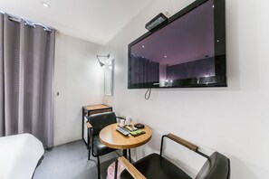 VIP Business Room (Check in time Mon-Thu 6 PM,Fri-Sun 9 PM) | Blendingsgardiner og wi-fi (inkludert)