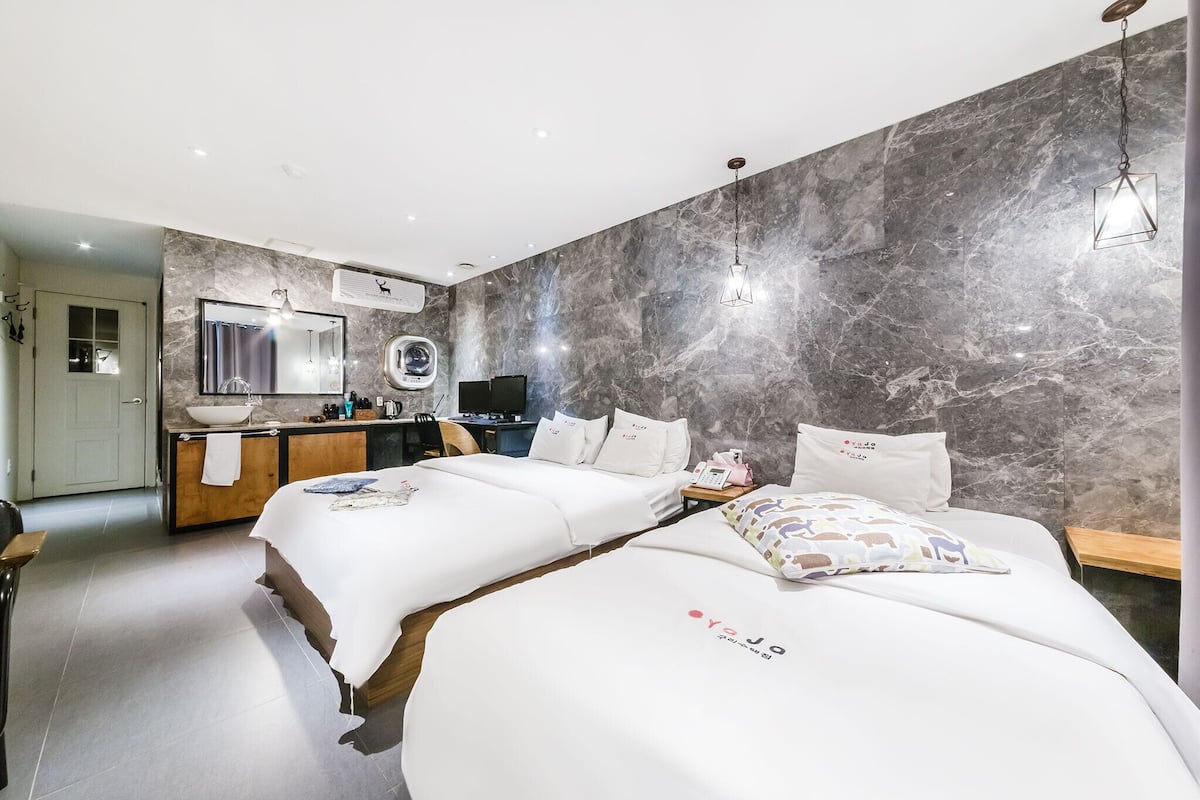 VIP Business Room (Check in time Mon-Thu 6 PM,Fri-Sun 9 PM) | 1 quarto, cortinas blackout, Wi-Fi de cortesia