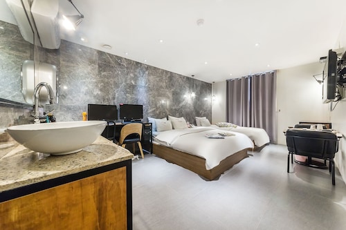 Hotel Yaja Guri Sutaek