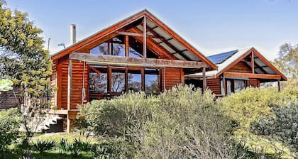 Long Beach Eco-Lodge is the perfect property for nature lovers, with an abundance of wildlife birds, kangaroos and emus, as well as bush and sea views
