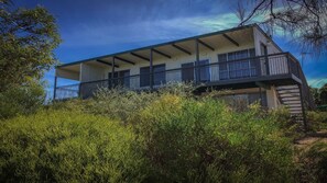 Exterior - Long Beach House is located in a quiet location with great views and beautiful sunsets (Coffin Bay)