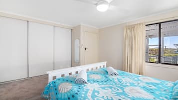 3 Schlafzimmer, Bügeleisen/Bügelbrett, Bettwäsche
