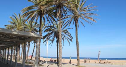 B: COZY APT. SEURAAVA MAAILMA JA 14 MIN. KATALONIA-NÄKYMÄT