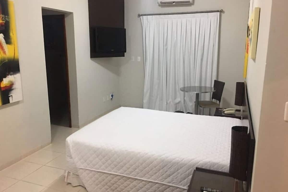 executive double room | minibar, in-room safe, desk, iron/ironing board