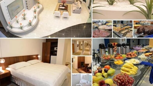 Een moderne hotel lobby met een gebogen zithoek, een ruimte waar huisdieren welkom zijn, een huisdiervriendelijk bed en een bord met Excellence Plaza Hotel.