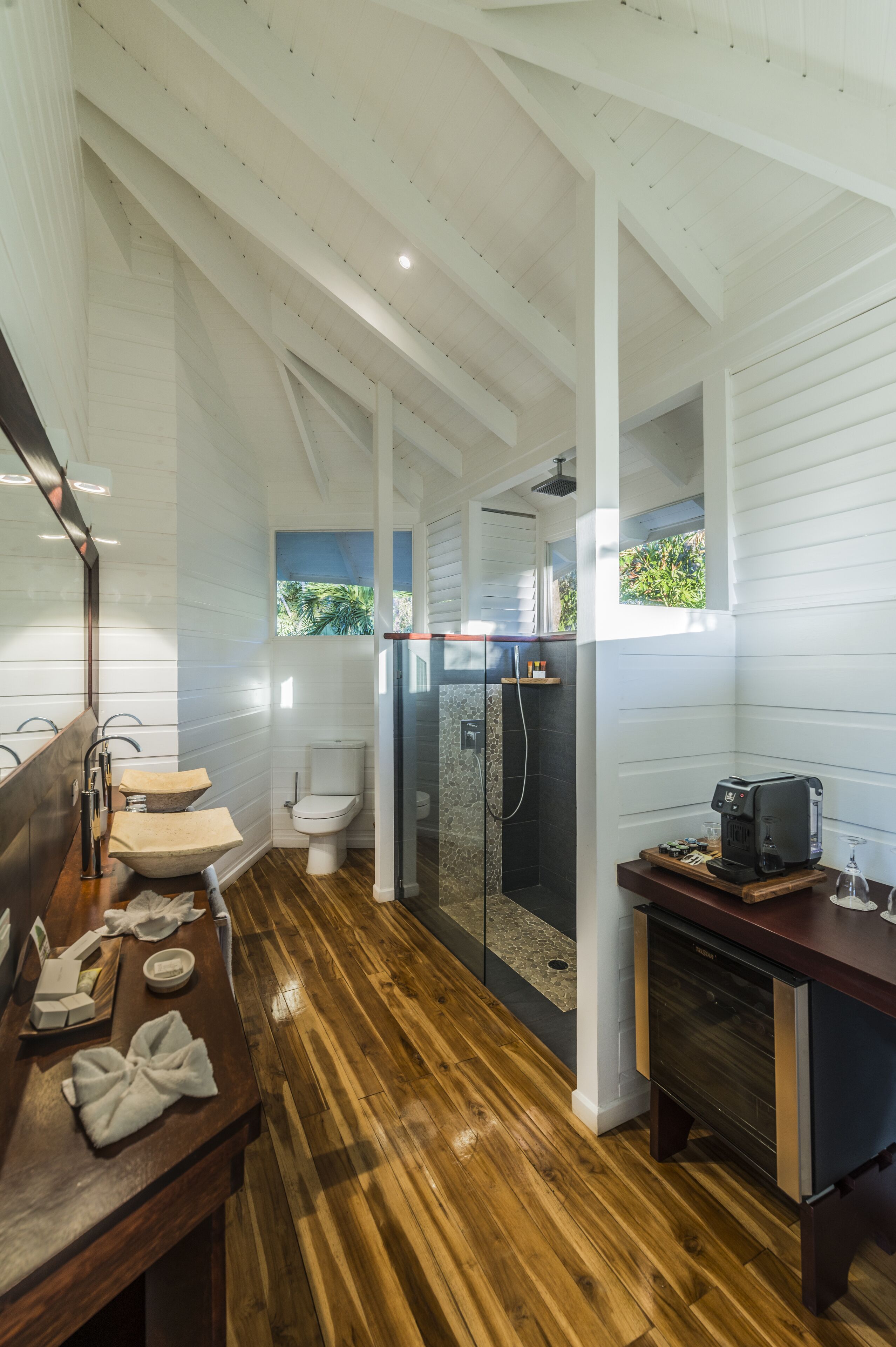 Shower, free toiletries, hair dryer, bathrobes