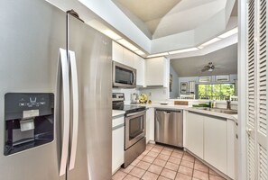 Condo, 2 Queen Beds | Private kitchen | Full-sized fridge, microwave, oven, stovetop