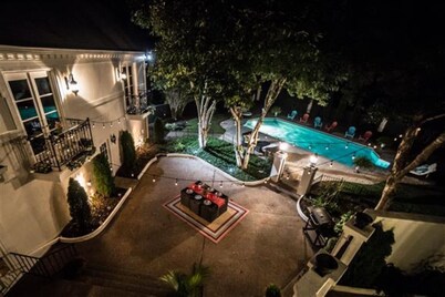 Pool - ! 15 minutes to downtown Nashville!