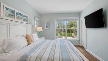 House, 4 Bedrooms, Pool Access, Lake View | 4 bedrooms, iron/ironing board, free WiFi, bed sheets