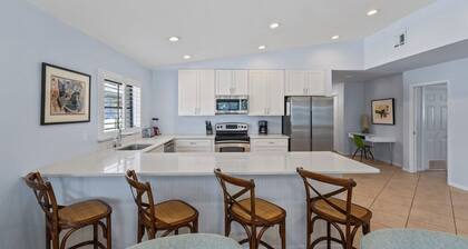 Milano Vacation Rental: Newly Renovated 3-BR Home with Private Pool, Hot Tub, and Pet-Friendly Front Yard. Minutes from Vanderbilt Beach