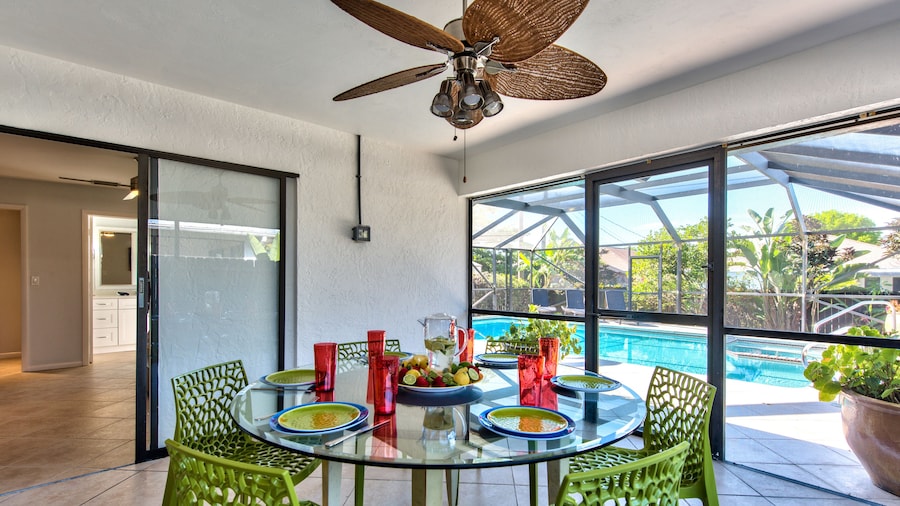 Milano Vacation Rental: Newly Renovated 3-BR Home with Private Pool, Hot Tub, and Pet-Friendly Front Yard. Minutes from Vanderbilt Beach