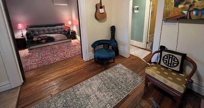 Colorful, tastefully redone 2 bdrm condo 1 block from the Arkansas River, downtown Salida