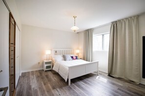 3 habitaciones, tabla de planchar con plancha, wifi y ropa de cama