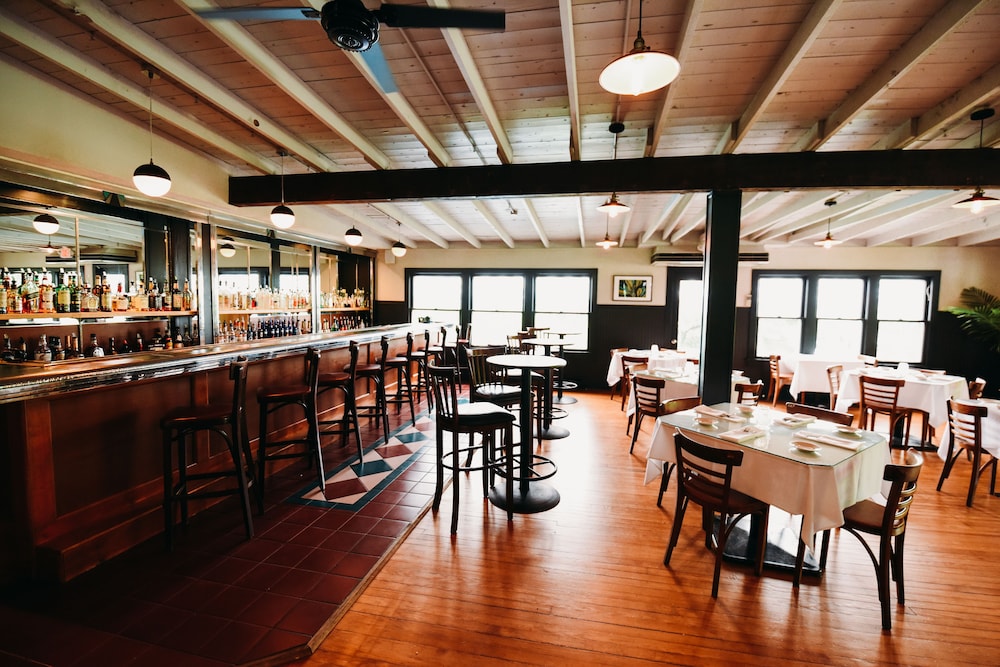 Rainbow Mountain Resort by null