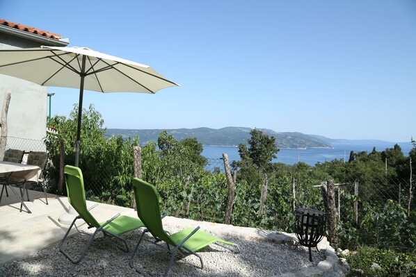 Romantisches Studio, Terrasse, Gartenblick (Ground Floor Maxi) | Terrasse/Patio