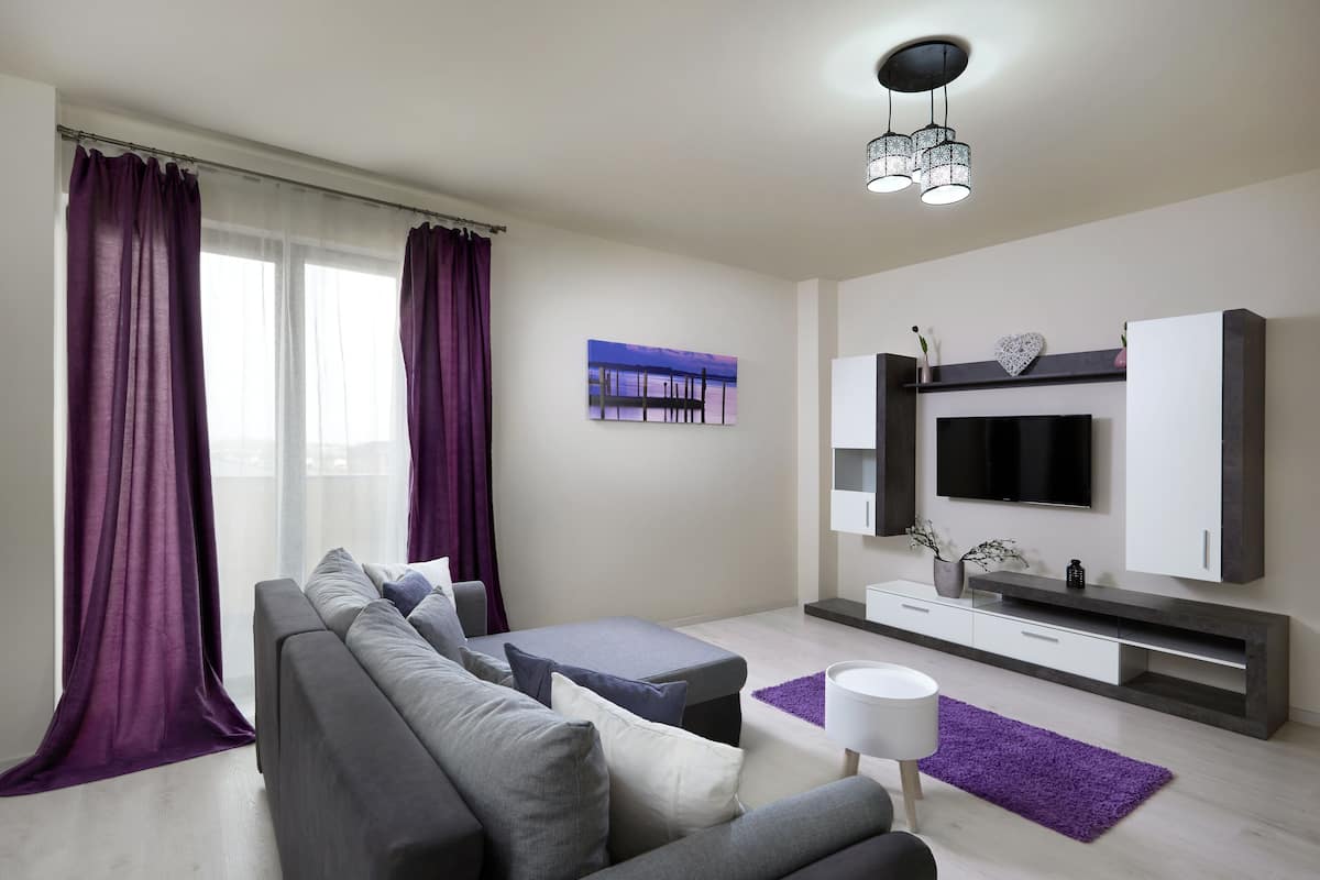 Penthouse urbano | Área de sala de estar | Smart TV 