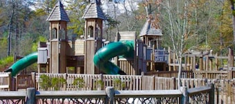 CHARMING RUSTIC MODERN CLEAN PRIVATE RELAXING & FUN w/ Resort Package
