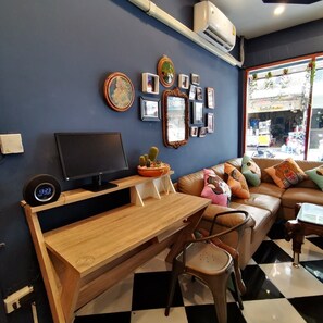 Business centre - Dluck Hostel (Kanchanaburi)