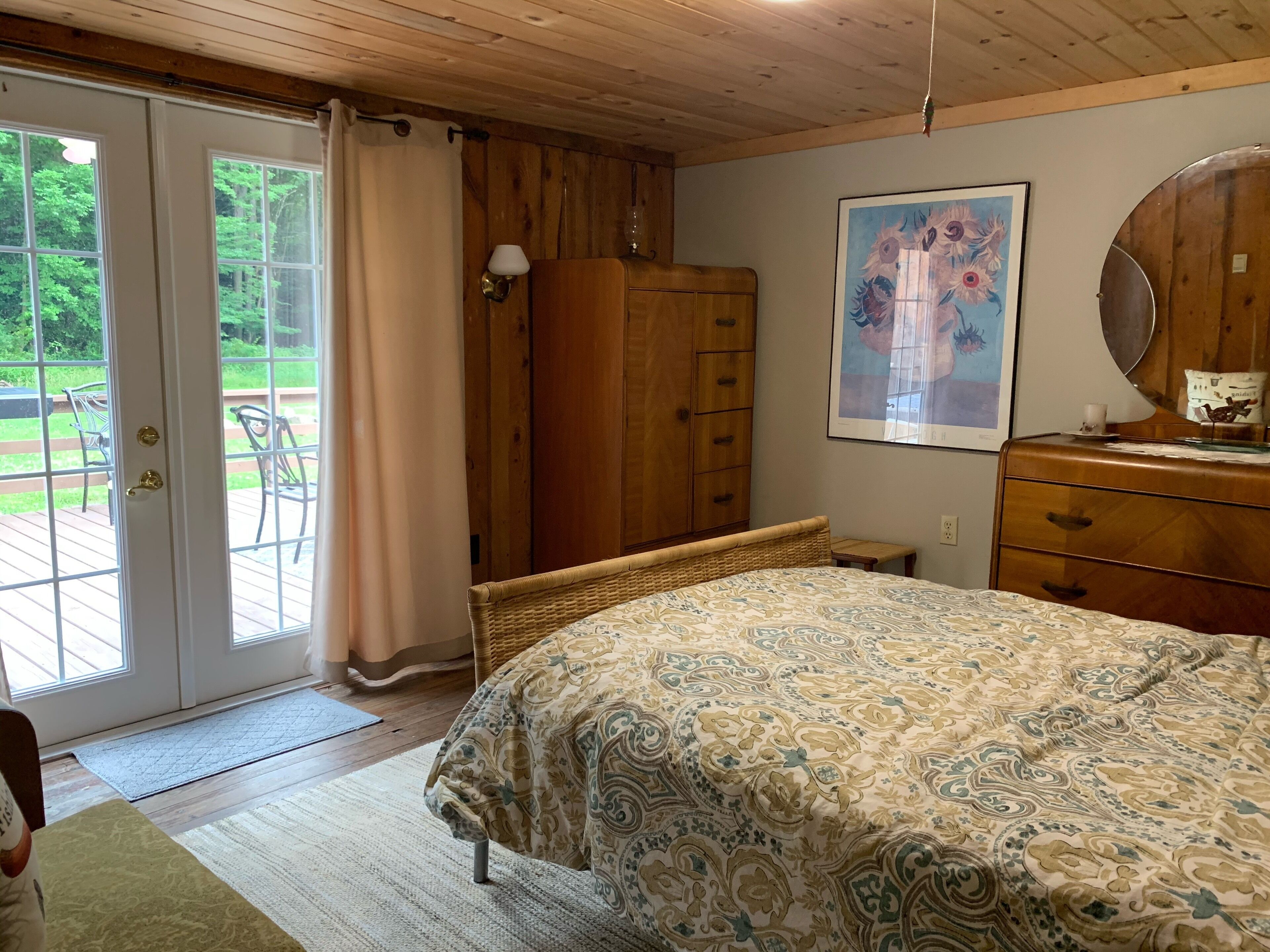 6 chambres, fer et planche à repasser, Wi-Fi, draps fournis