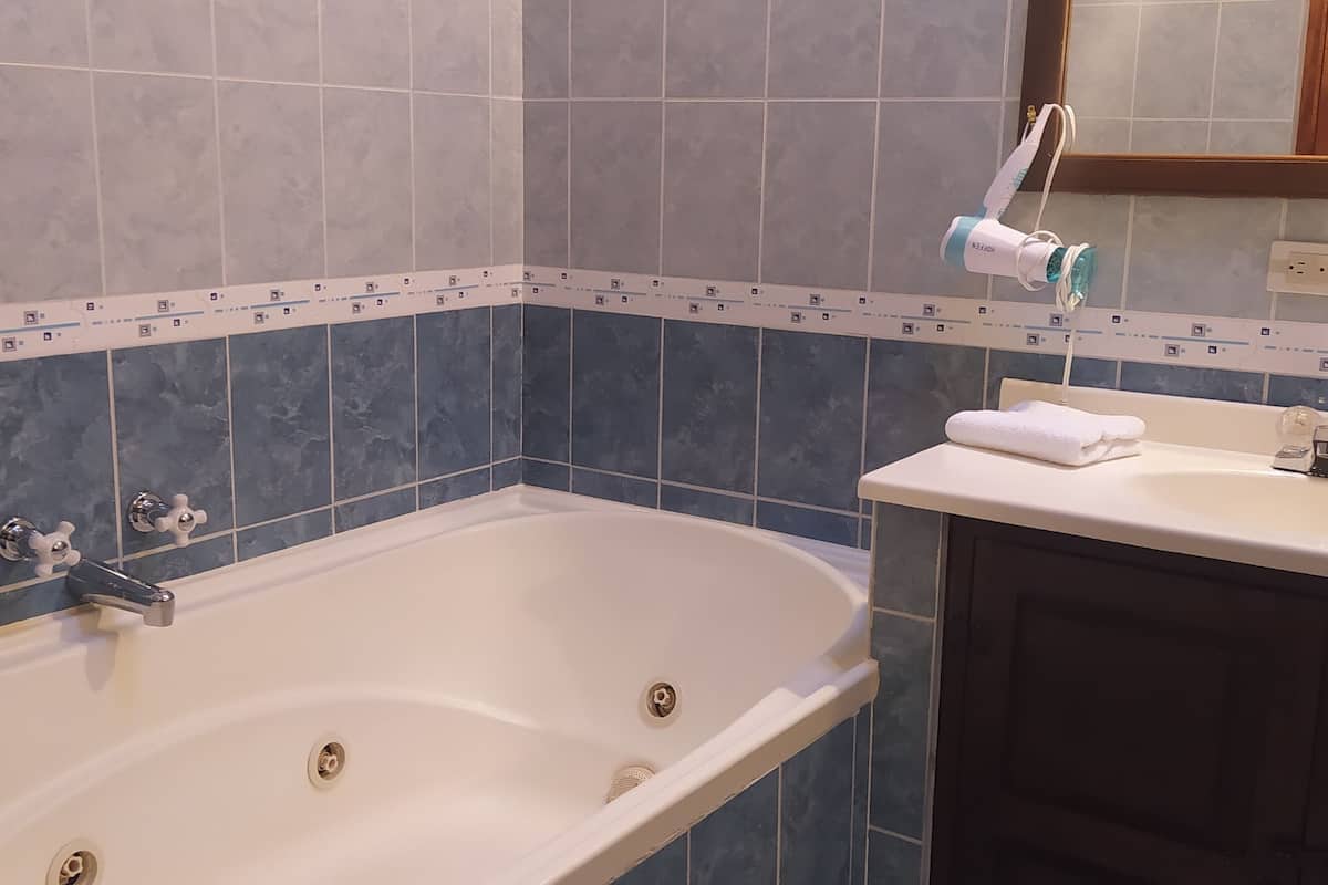 luxury room | bathroom | designer toiletries, towels, soap, shampoo