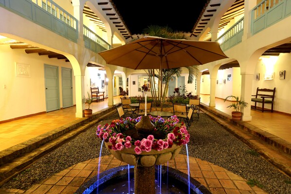 Courtyard - Hotel Aqua Vitae (Villa de Leyva)