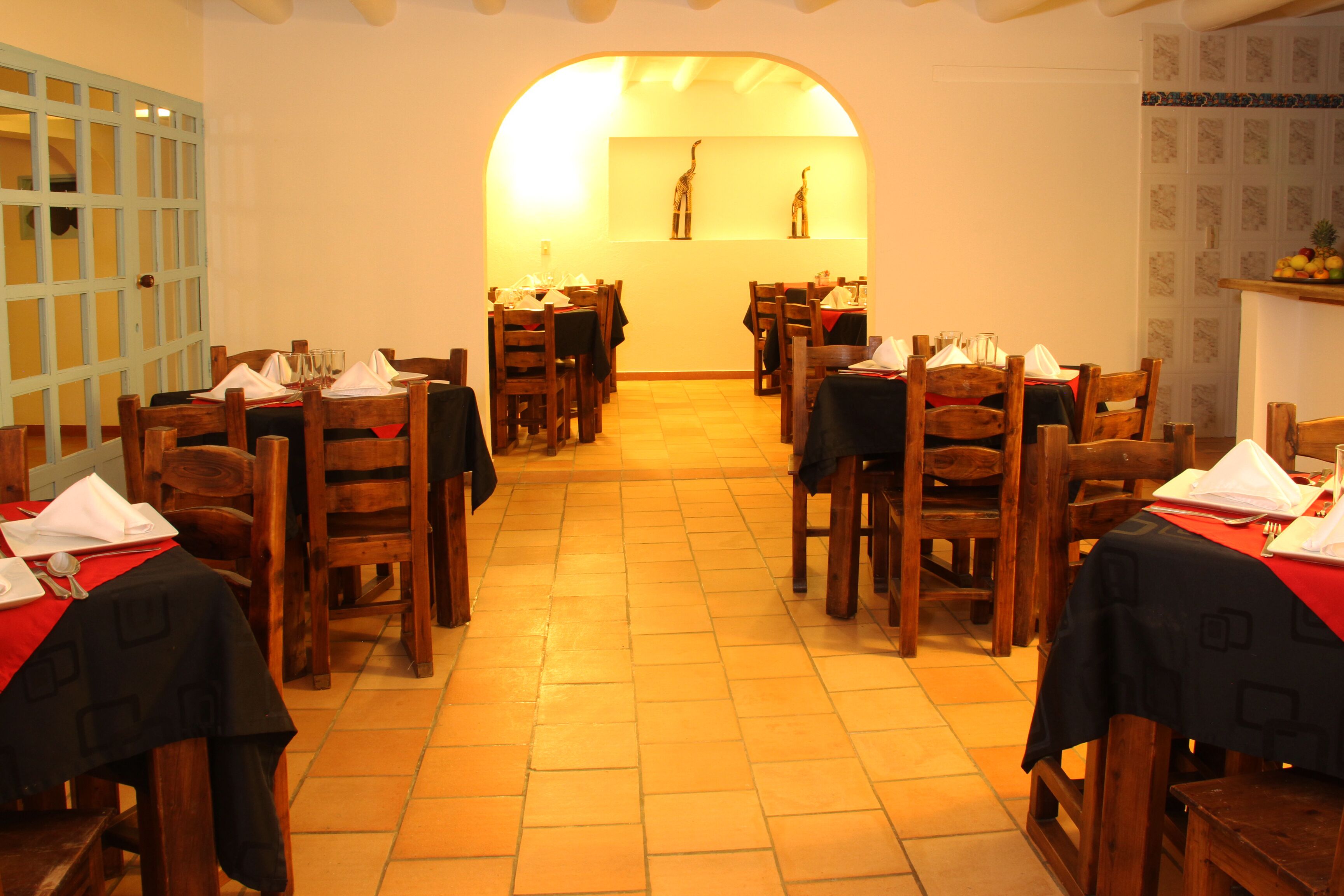 lunch and dinner served