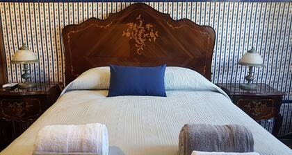 Casa do Cerrado, private space composed of bedroom with wc, balcony and terrace.