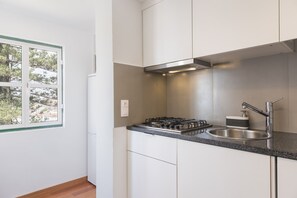 Fridge, microwave, dishwasher, coffee/tea maker - The Castle Life (Lisboa ciudad)