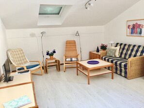 Fernseher, Tischtennisplatte