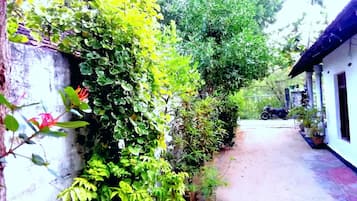 Pintu masuk properti