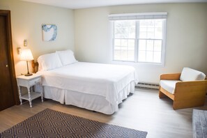 4 bedrooms, iron/ironing board, free WiFi