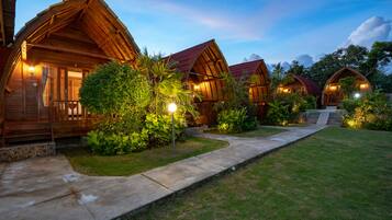Deluxe Bungalow (Hut Garden View) | In-room safe, free WiFi, bed sheets