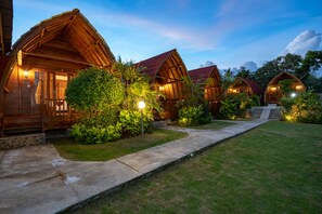 Bungalow Deluxe (Hut Garden View) | Coffres-forts dans les chambres, Wi-Fi gratuit, draps fournis