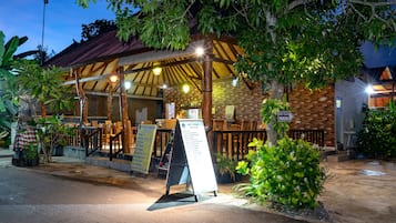 Se sirven desayunos, almuerzos y cenas