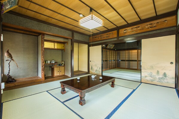 Private House  | Living area | Flat-screen TV - Wealthy Farmer's House (Akitakata)