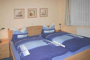 2 Schlafzimmer, Reisekinderbett, WLAN, Bettwäsche